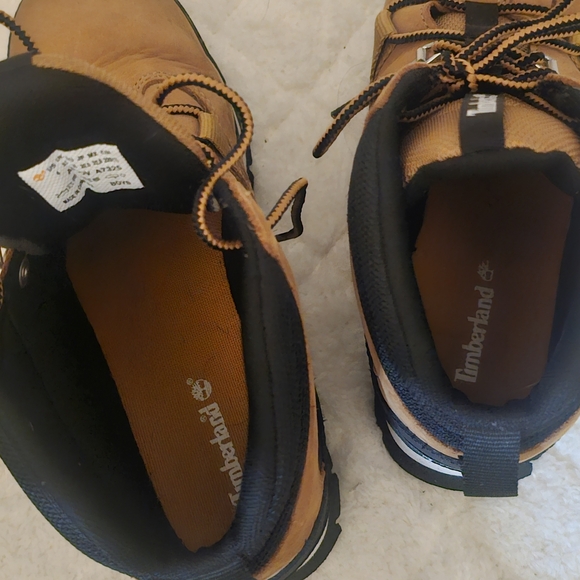 Timberland Kids Brown and Black Boots - Picture 9 of 10